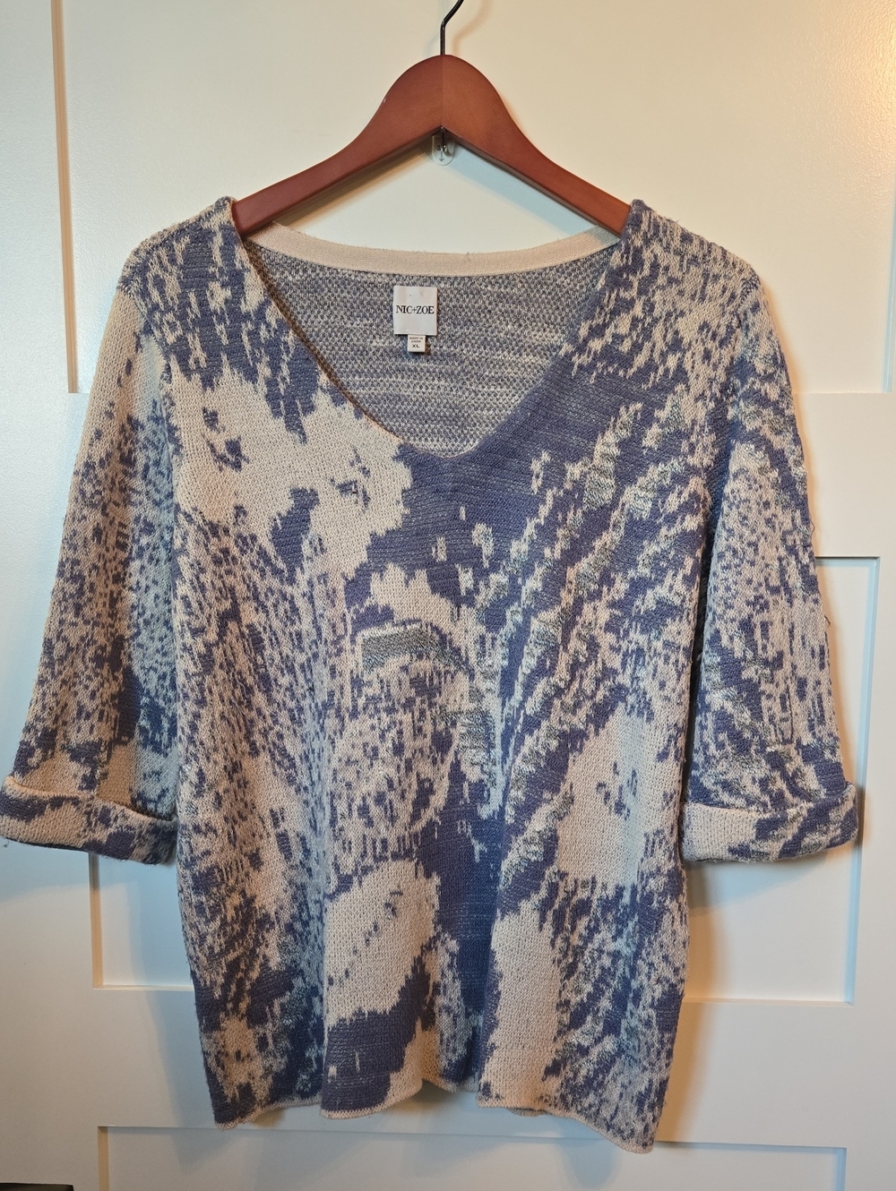 NIC+ZOE Blue and Cream Abstract V-Neck Pullover Knit Top XL